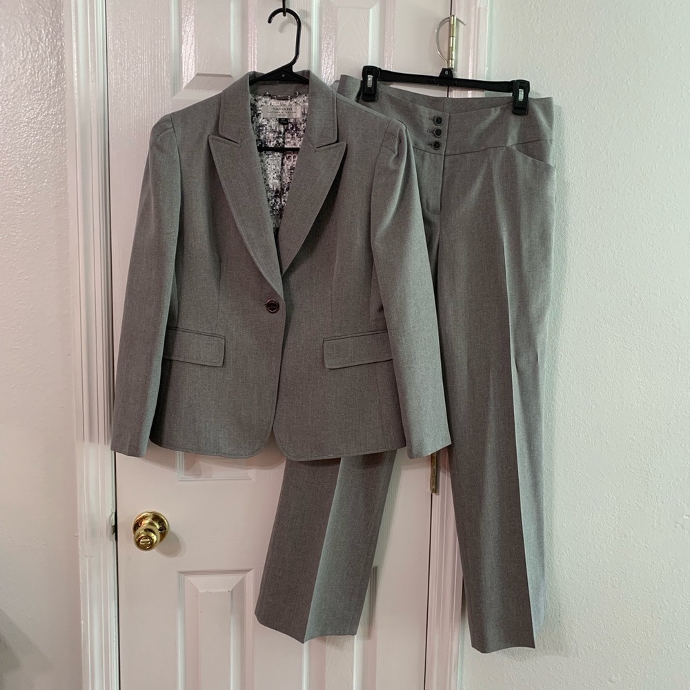 Tahari pant suit 10p gray blazer women like new